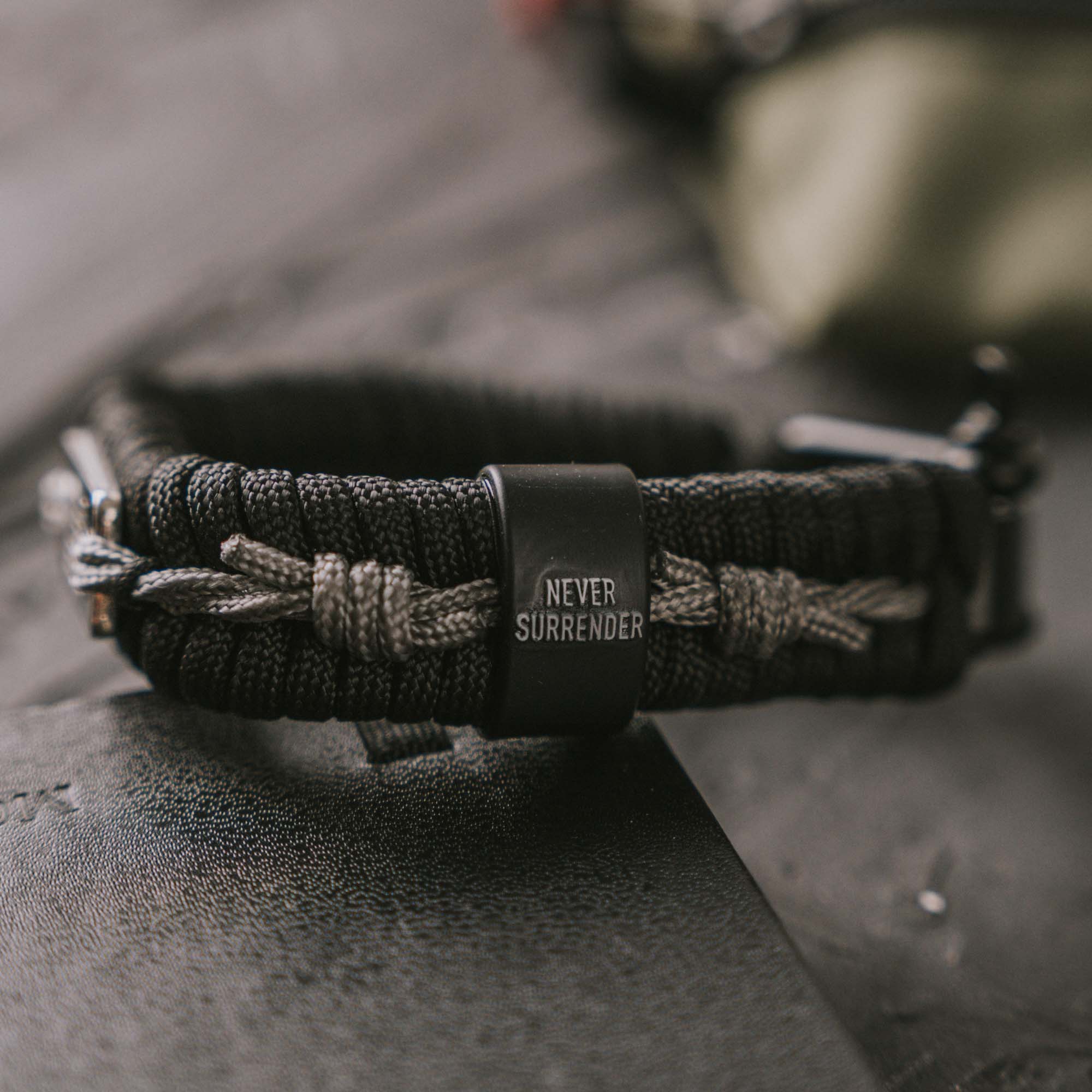 Limited Time Offer - Band Of Brothers Never Forgotten Black Paracord B -  The Hero Company