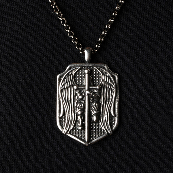 アクセサリー HERO St. Michael Medallion Necklace - Helps Pair Veterans With A
