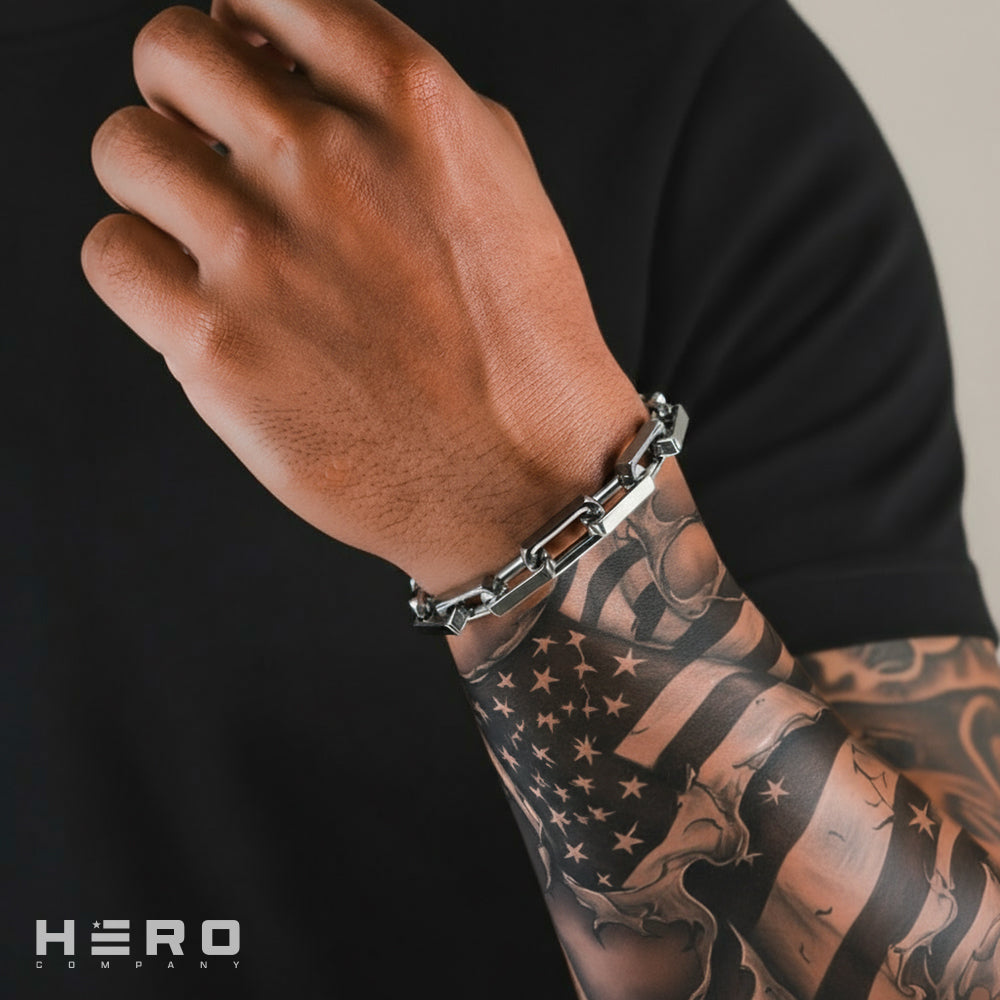 In The Fight-Never Surrender Bracelet : Helps Pair Veterans With A Service Dog or Shelter Dog