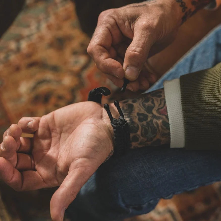 WE STAND UNITED - Veterans Solidarity Paracord Bracelet
