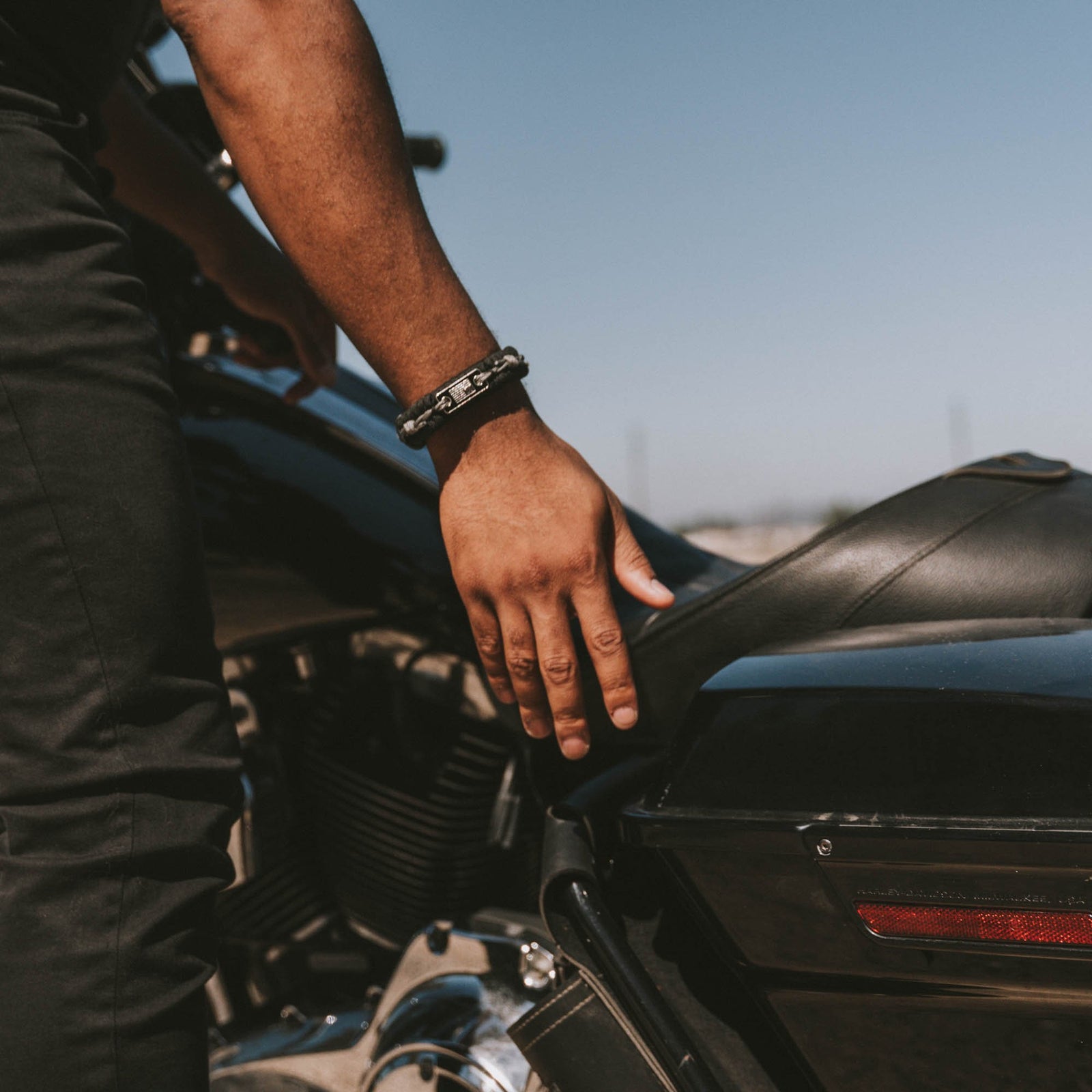 1-BarbedWireParacordBracelet