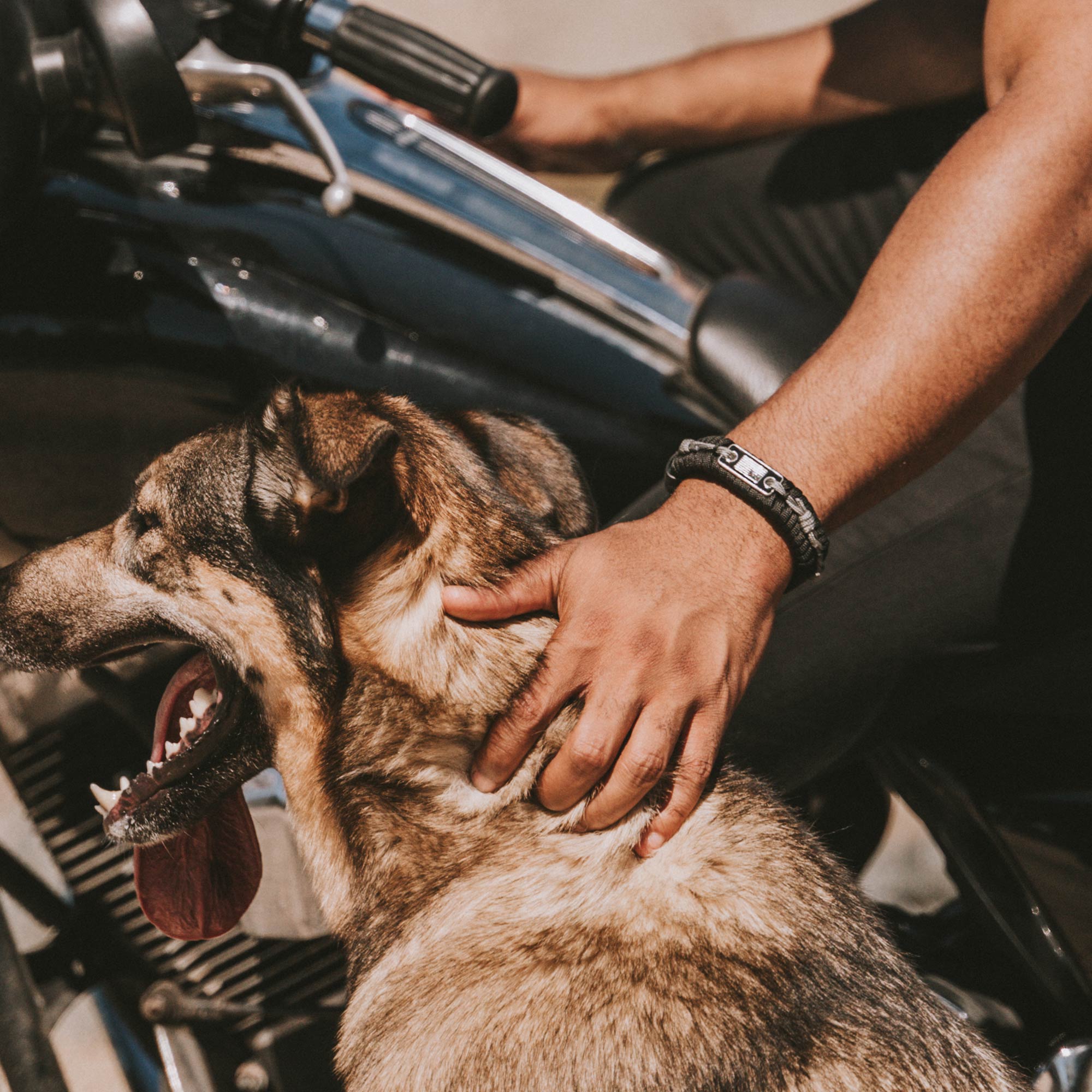 3-BarbedWireParacordBracelet