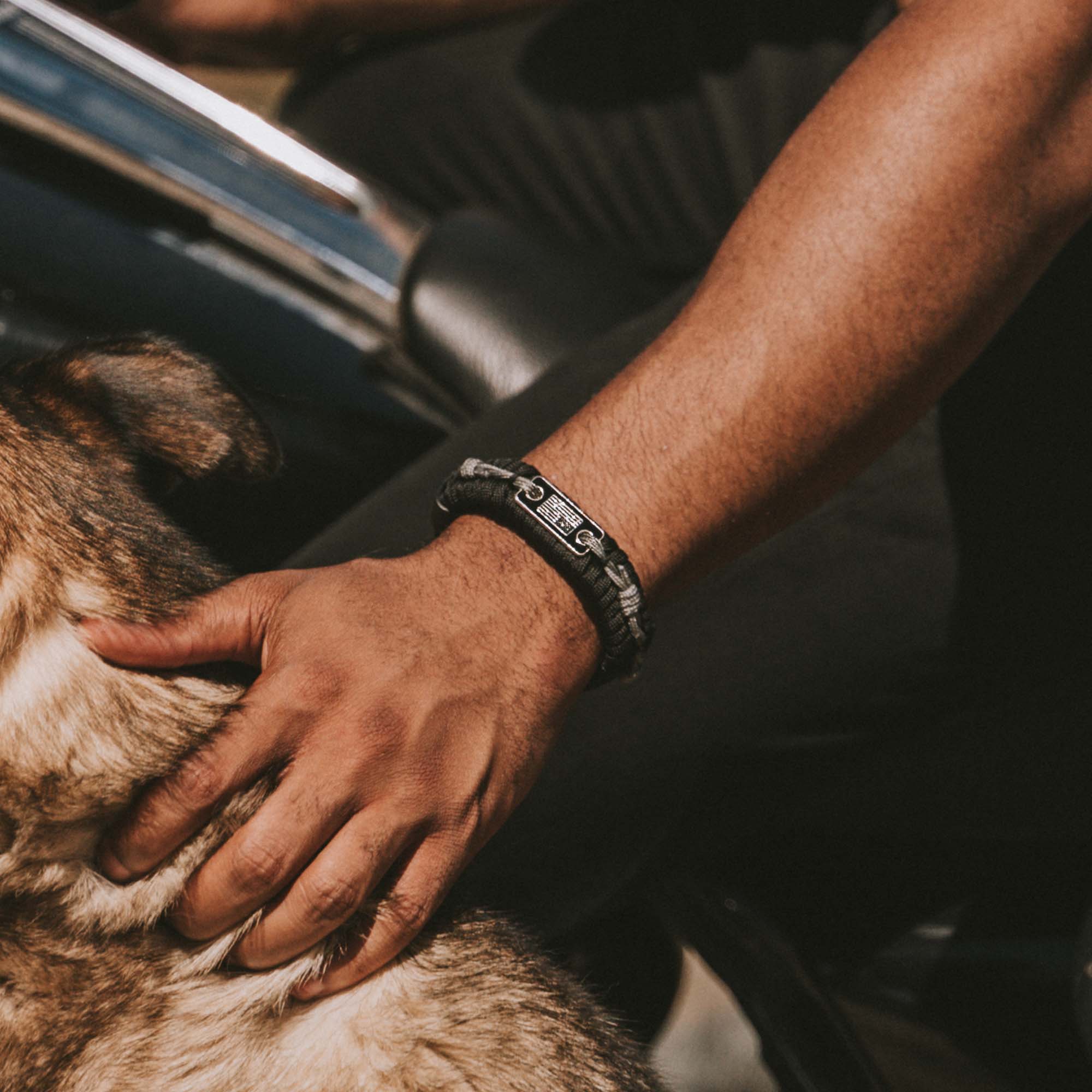 6-BarbedWireParacordBracelet